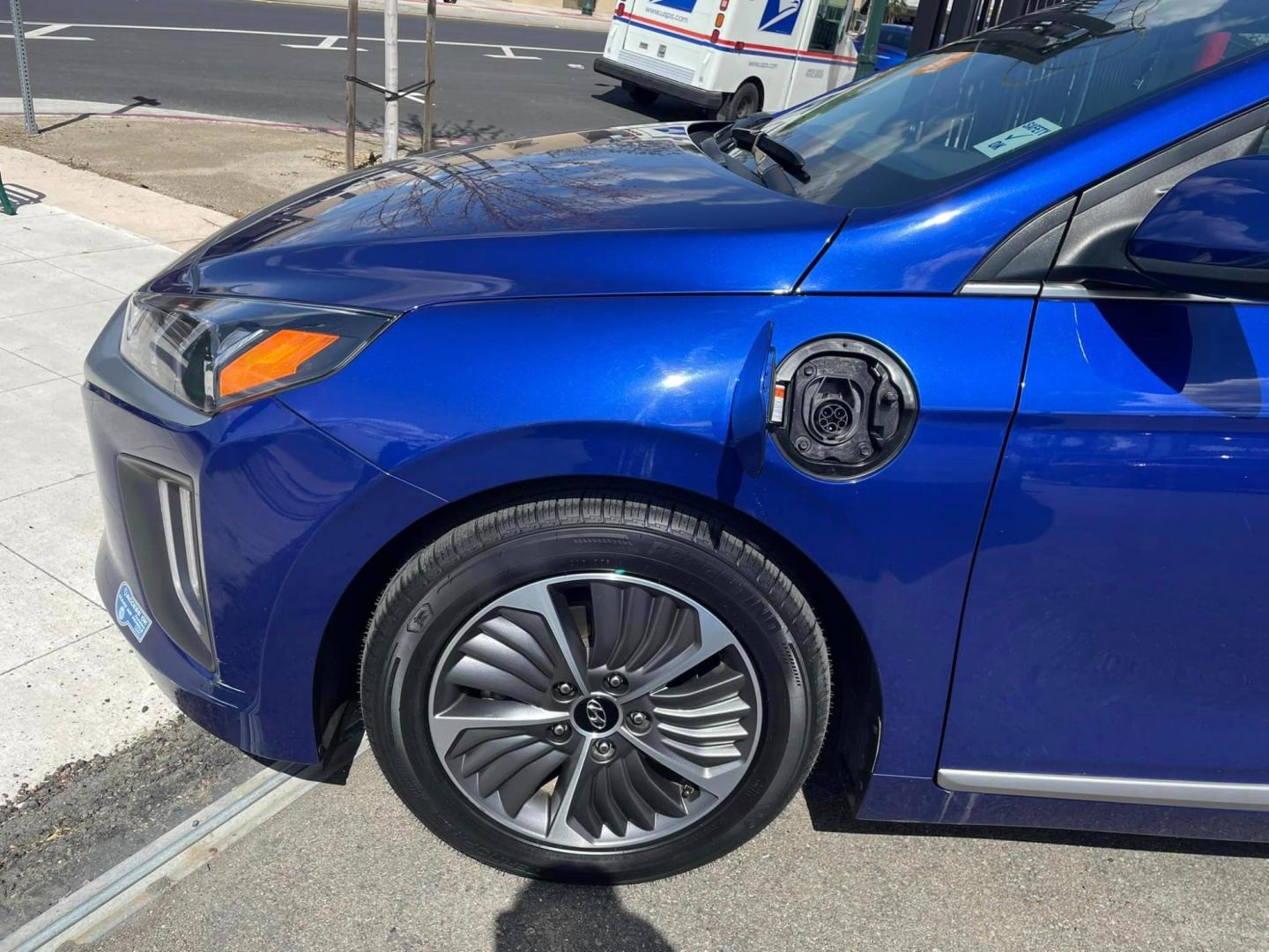 2021 BLUE /GRAY Hyundai Ioniq Plug-In Hybrid (KMHC75LD5MU) , located at 744 E Miner Ave, Stockton, CA, 95202, (209) 944-5770, 37.956863, -121.282082 - Photo#4